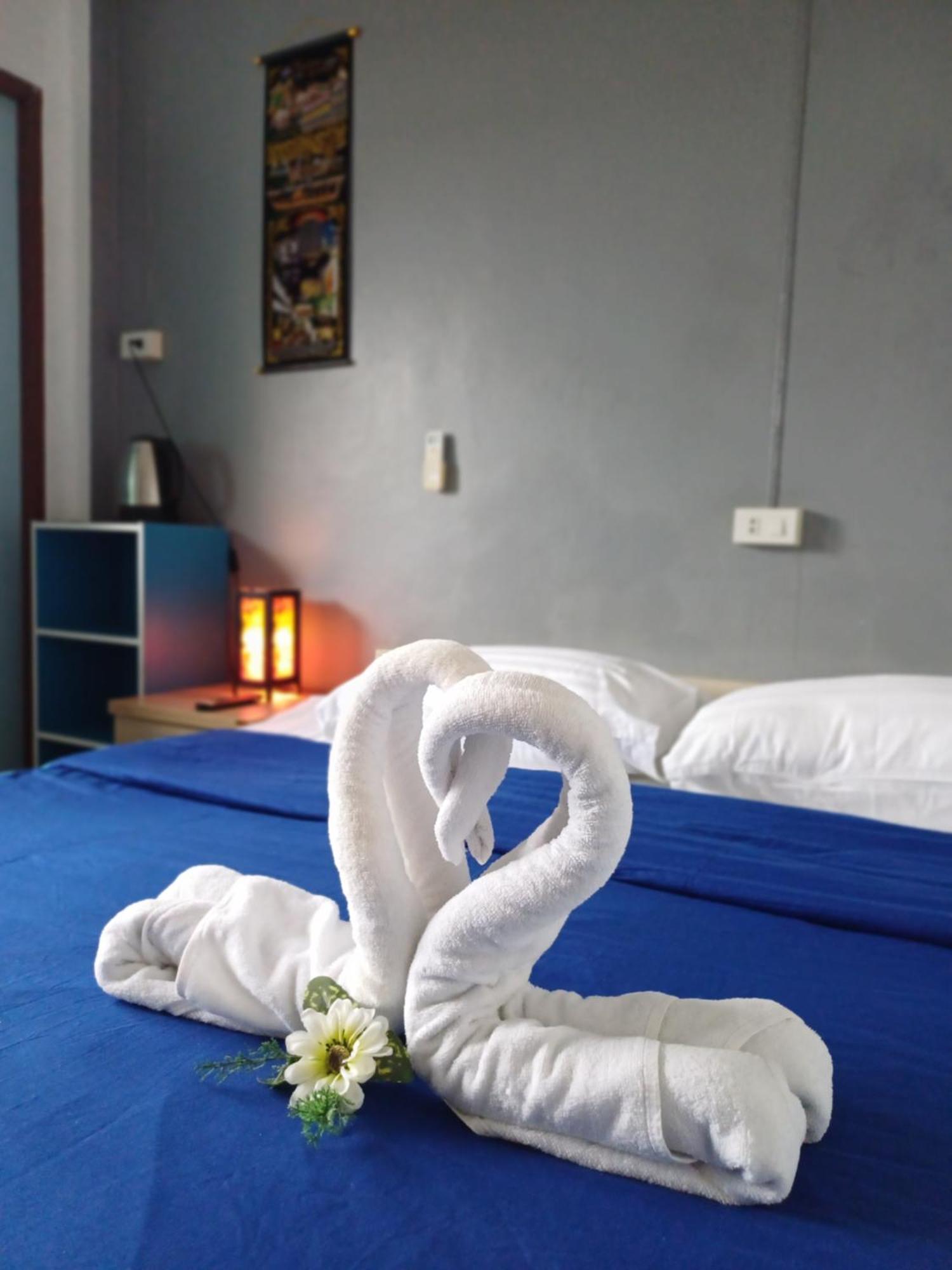 The Villa Residences Resort Patong Bagian luar foto