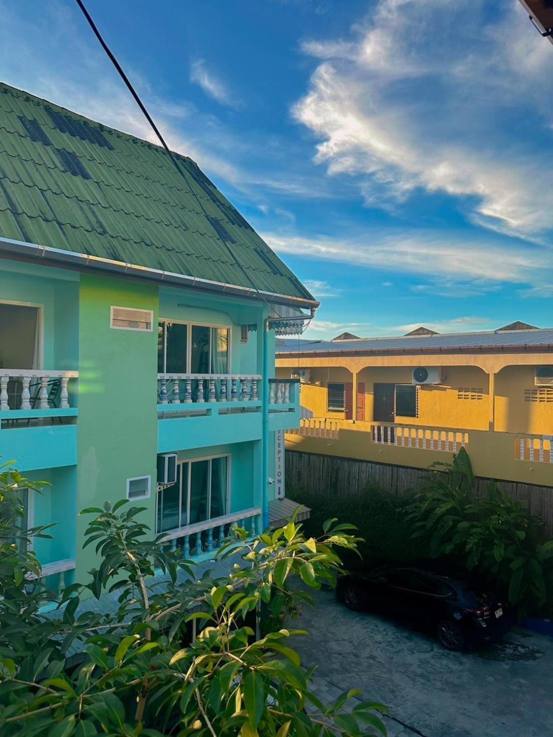 The Villa Residences Resort Patong Bagian luar foto