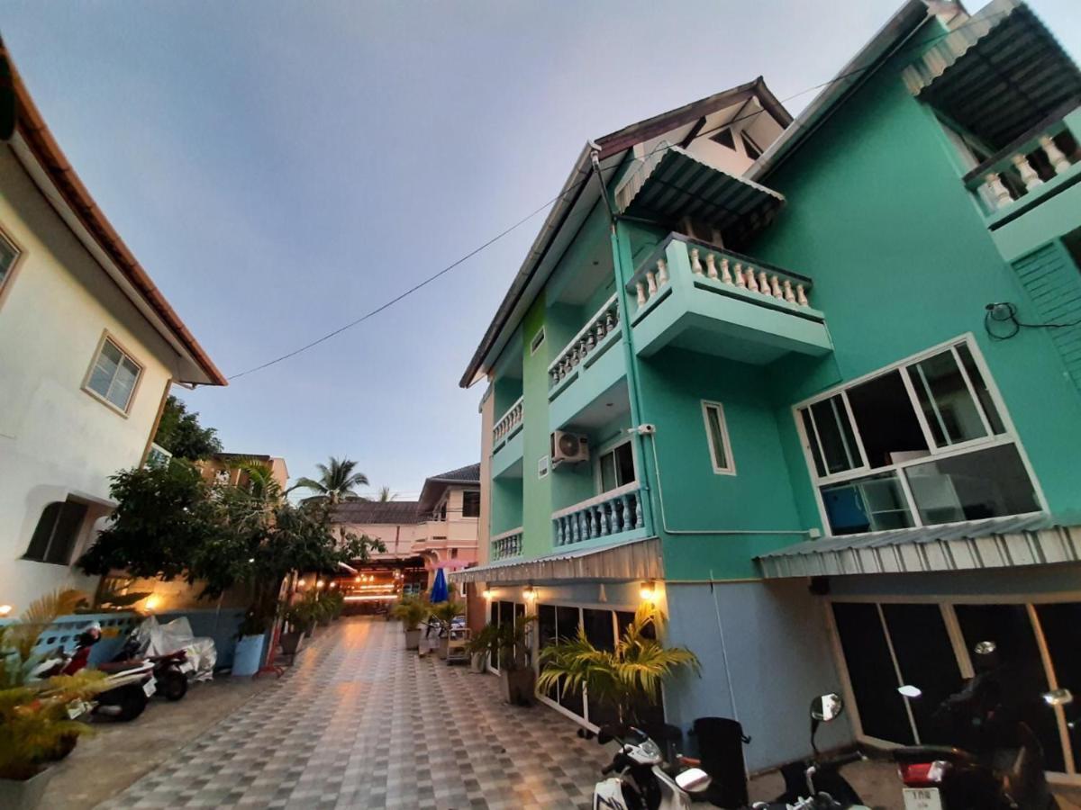 The Villa Residences Resort Patong Bagian luar foto